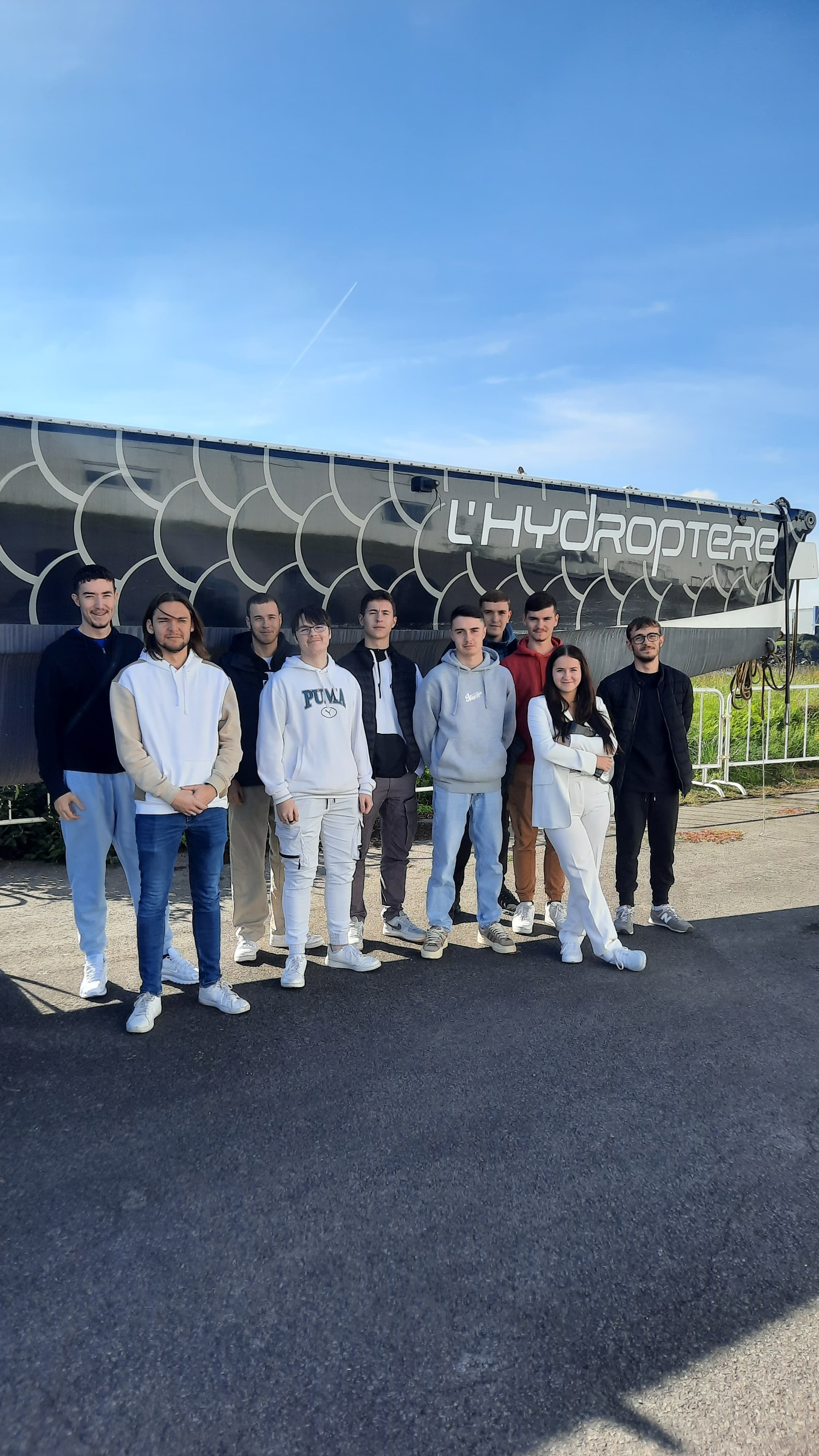 Etudiants de la FAB Academy de Nantes en visite sur le chantier | Students from Nantes FAB Academy visiting the shipyard